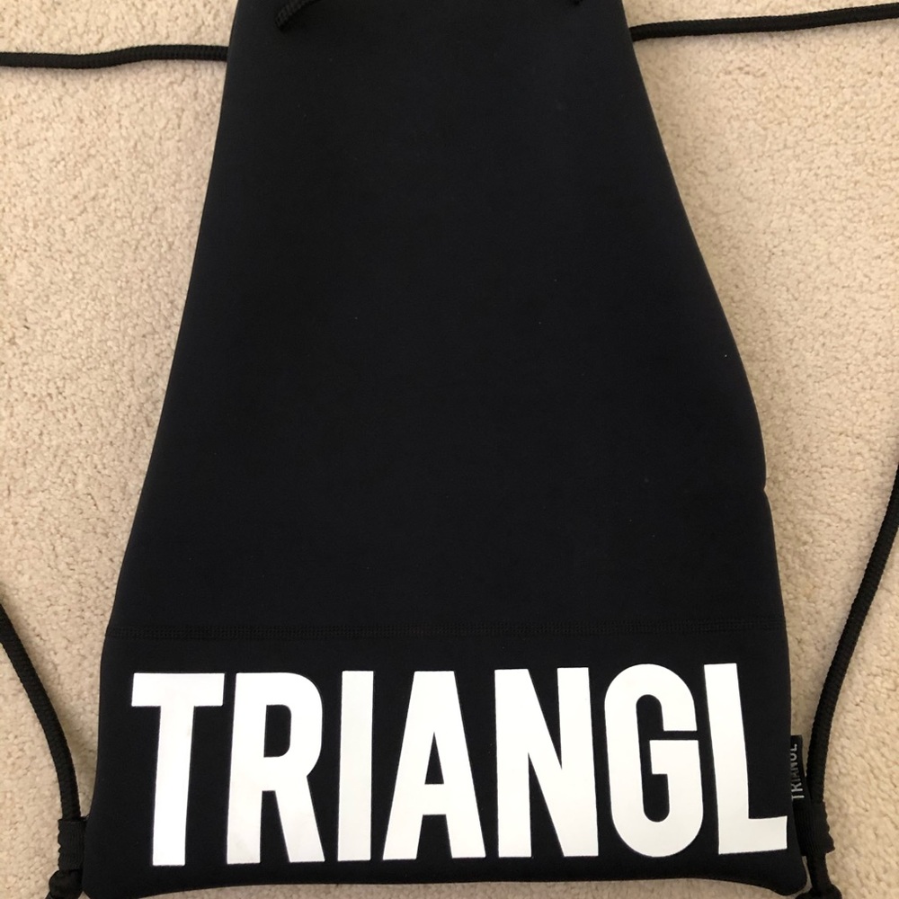 Triangl drawstring bag